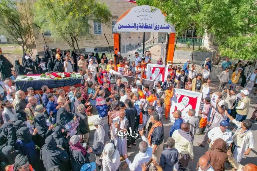تشييع مهيب لجثمان افتهان المشهري في تعز